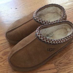 ugg tasman big kid size 5